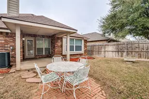 8530 Quicksilver Dr, Dallas, TX 75249 - Photo 19