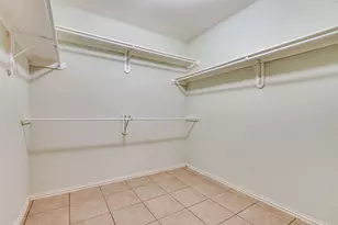 8530 Quicksilver Dr, Dallas, TX 75249 - Photo 17