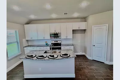 537 Hillcrest Circle, Justin, TX 76247 - Photo 7