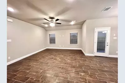 537 Hillcrest Circle, Justin, TX 76247 - Photo 5