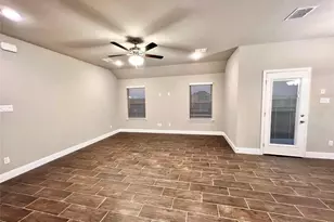 537 Hillcrest Cir, Justin, TX 76247 - Photo 5