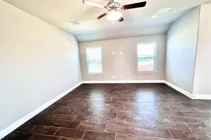 537 Hillcrest Cir, Justin, TX 76247 - Photo 11