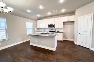 537 Hillcrest Cir, Justin, TX 76247 - Photo 3