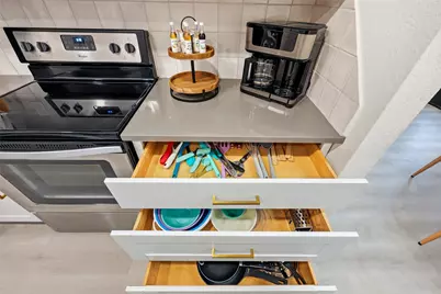 1214 W Hudgins, Grapevine, TX 76051 - Photo 13