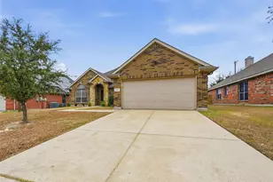 636 Martin Dr, DeSoto, TX 75115 - Photo 3