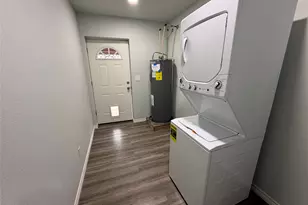 303 Ussery St, Bowie, TX 76230 - Photo 17