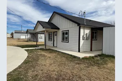 303 Ussery Street, Bowie, TX 76230 - Photo 3