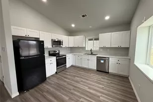 303 Ussery St, Bowie, TX 76230 - Photo 15