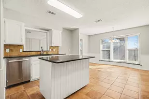 2109 Oakmeadow St, Bedford, TX 76021 - Photo 13