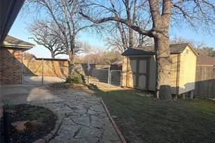 2109 Oakmeadow St, Bedford, TX 76021 - Photo 29