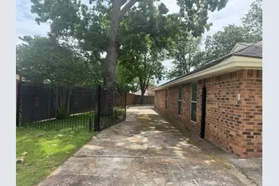 2109 Oakmeadow Street, Bedford, TX 76021 - Photo 29