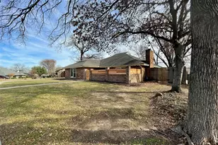 2109 Oakmeadow St, Bedford, TX 76021 - Photo 27