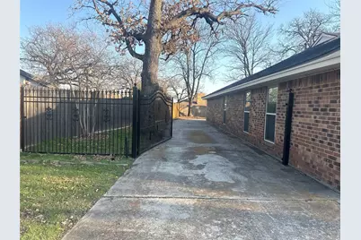 2109 Oakmeadow Street, Bedford, TX 76021 - Photo 3