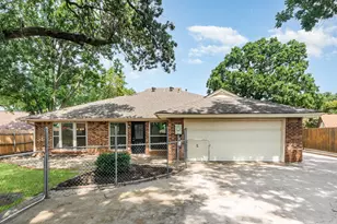 2109 Oakmeadow St, Bedford, TX 76021 - Photo 27