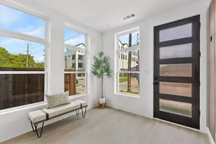 727 W 10th St, Dallas, TX 75208 - Photo 3