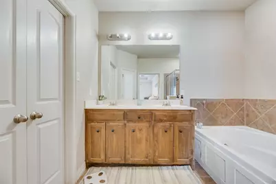 315 Navajo Trail, Lake Kiowa, TX 76240 - Photo 25