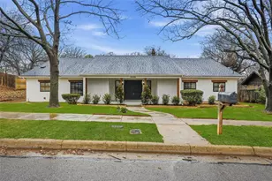 1806 Burr Oak St, Arlington, TX 76012 - Photo 3