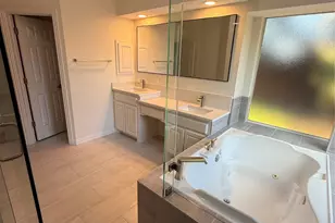 9005 Trails Edge Dr, North Richland Hills, TX 76182 - Photo 5