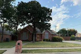 9005 Trails Edge Dr, North Richland Hills, TX 76182 - Photo 1