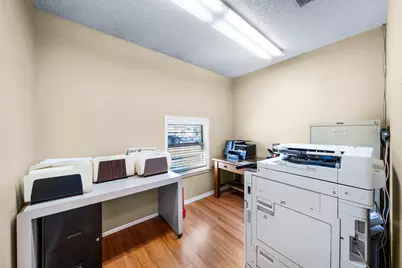 200 E Russell Avenue, Bonham, TX 75418 - Photo 7