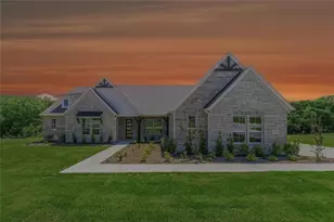 907 Perrin Ln, Van Alstyne, TX 75495 - Photo 1