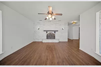 203 Oak Forest Trail, Euless, TX 76039 - Photo 5