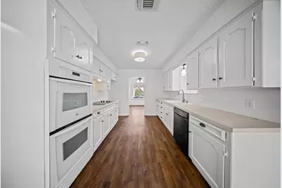 203 Oak Forest Trail, Euless, TX 76039 - Photo 13