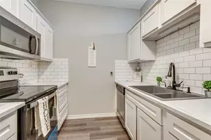 2110 Randy Snow Rd, Arlington, TX 76011 - Photo 9