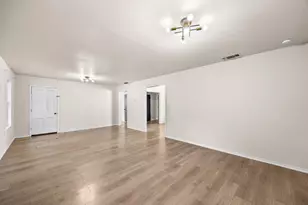 905 McKinney Ave, Princeton, TX 75407 - Photo 3