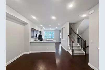 573 W Royal Lane, Irving, TX 75039 - Photo 9