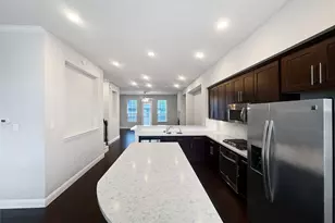 573 W Royal Ln, Irving, TX 75039 - Photo 11
