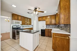 824 Mayfair Hill Ct, Bedford, TX 76021 - Photo 9