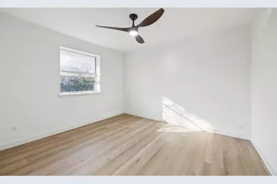 302 W Pelton Street, Sherman, TX 75092 - Photo 11