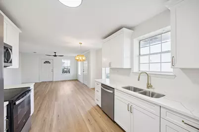 302 W Pelton Street, Sherman, TX 75092 - Photo 1