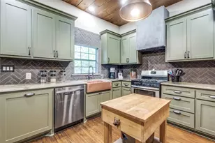 705 S Glasgow Dr, Dallas, TX 75223 - Photo 11