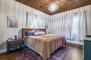 705 S Glasgow Dr, Dallas, TX 75223 - Photo 17