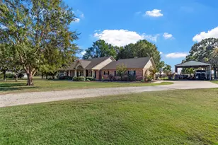 9690 Vail Eton Dr, Pilot Point, TX 76258 - Photo 9