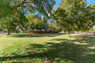 9690 Vail Eton Dr, Pilot Point, TX 76258 - Photo 35