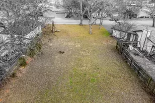 1111 N Douglas Ave, Cleburne, TX 76033 - Photo 1