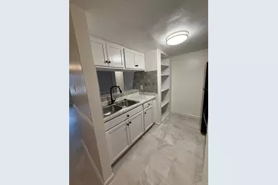 3150 Cliff Creek Crossing Drive, Dallas, TX 75237 - Photo 3