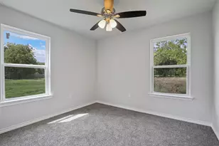 317 Jones St, Bonham, TX 75418 - Photo 9