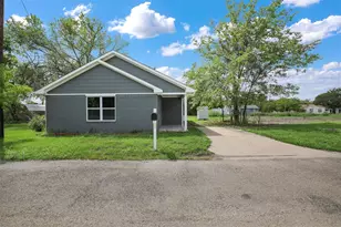 317 Jones St, Bonham, TX 75418 - Photo 1