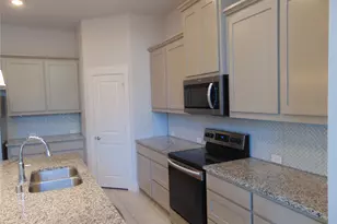 2649 Chardonnay Ct, Grand Prairie, TX 75054 - Photo 11