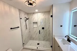 9762 Twin Creek Dr, Dallas, TX 75228 - Photo 15