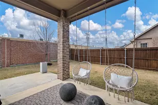 1310 Venezia Ln, Lewisville, TX 75077 - Photo 25