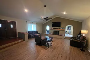 739 Bluebonnet St, Mexia, TX 76667 - Photo 3