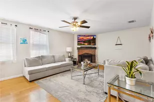 925 Brooks Dr, Cedar Hill, TX 75104 - Photo 5