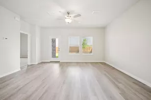 804 London Town Ln, Princeton, TX 75071 - Photo 7