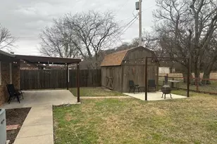 104 Chisholm St, Saint Jo, TX 76265 - Photo 17