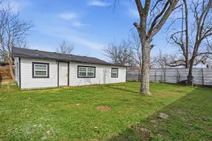 1100 SE 9th St, Mineral Wells, TX 76067 - Photo 19